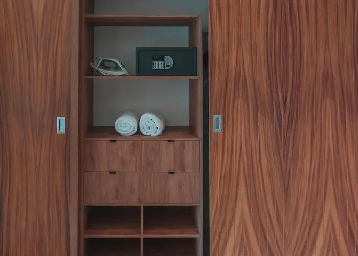 Adora Distinctive Residences *