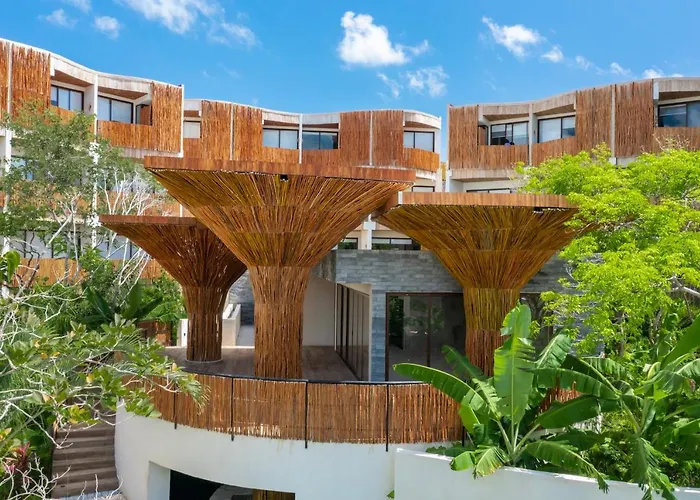 Adora Distinctive Residences *