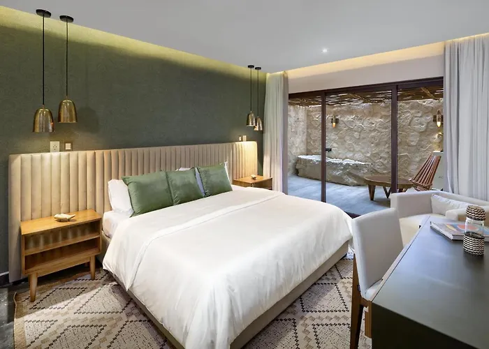Adora Distinctive Residences Aparthotel